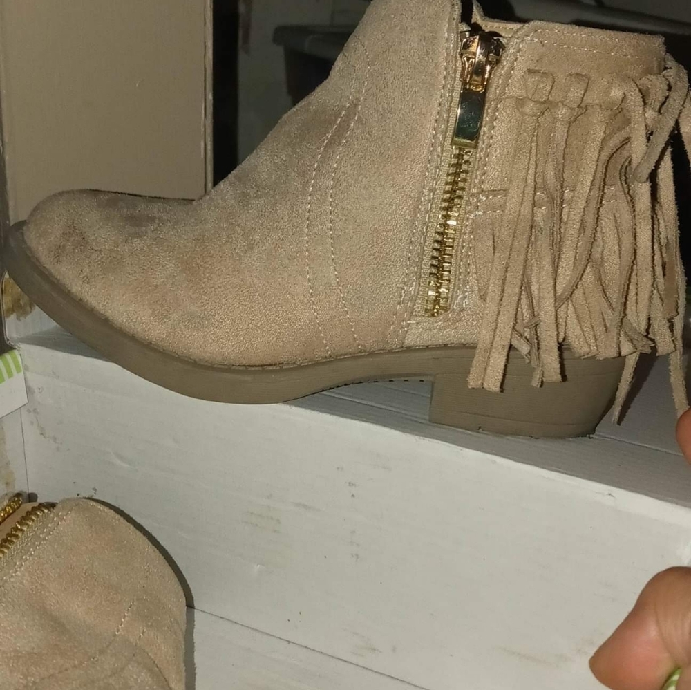 Heel bootz